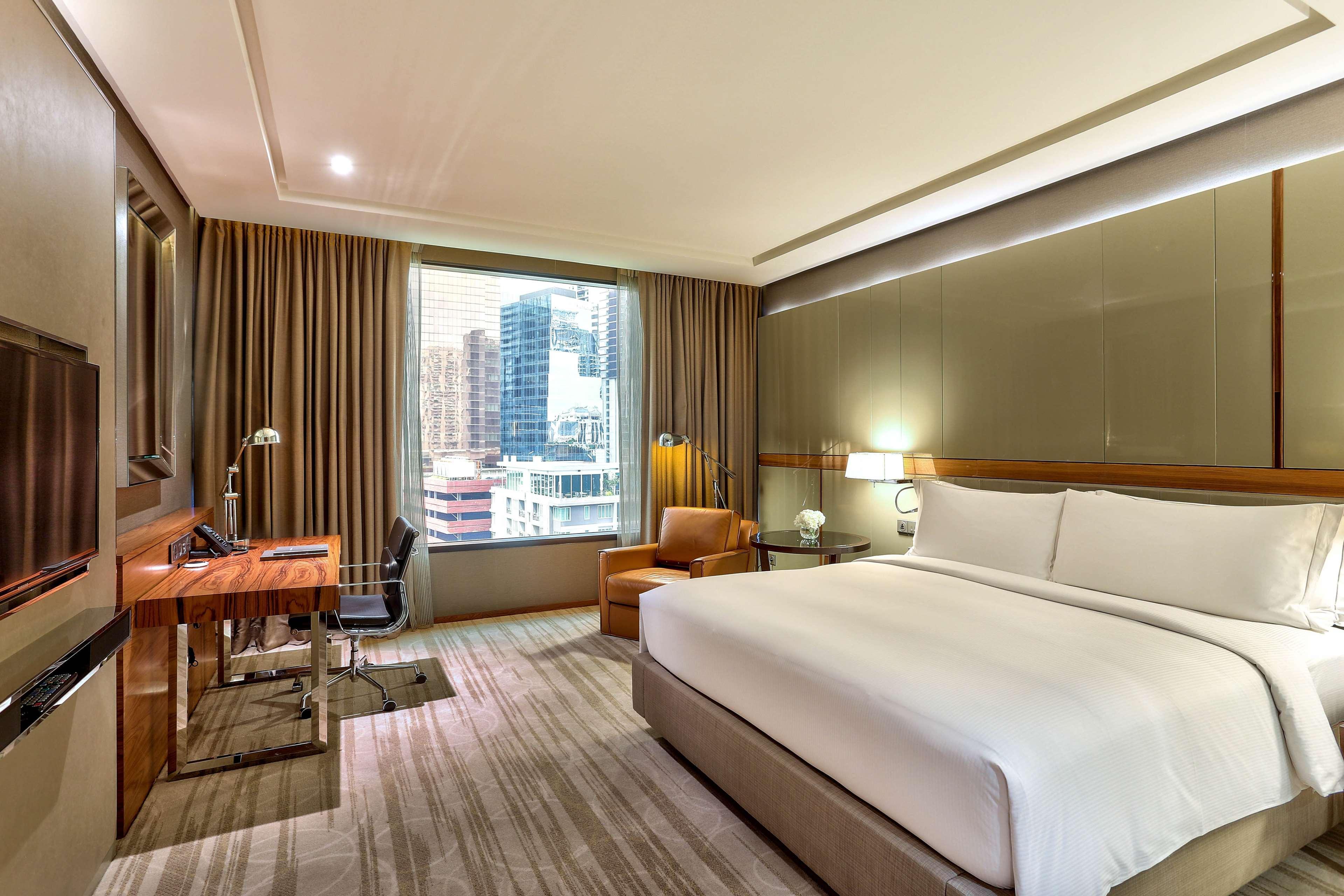 Hilton Sukhumvit Bangkok Hotel Bagian luar foto