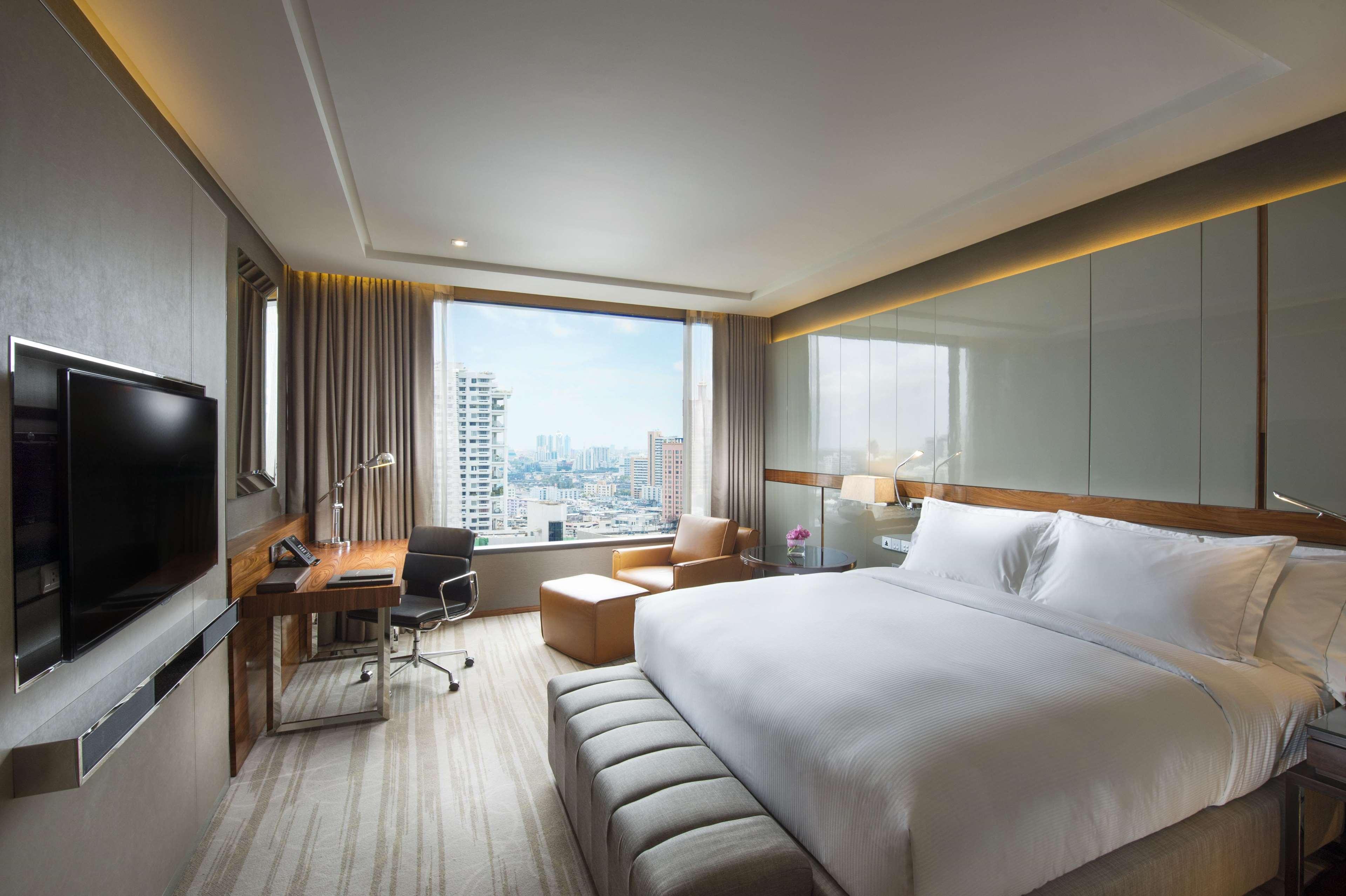 Hilton Sukhumvit Bangkok Hotel Bagian luar foto