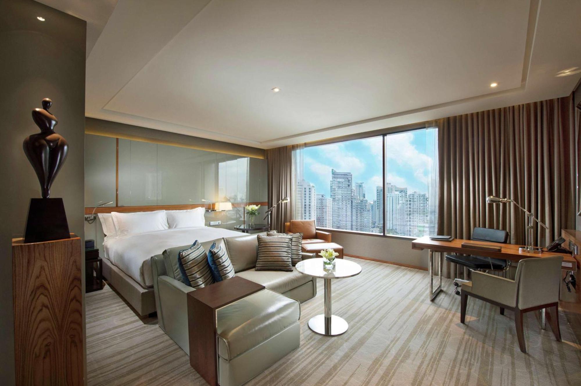 Hilton Sukhumvit Bangkok Hotel Bagian luar foto